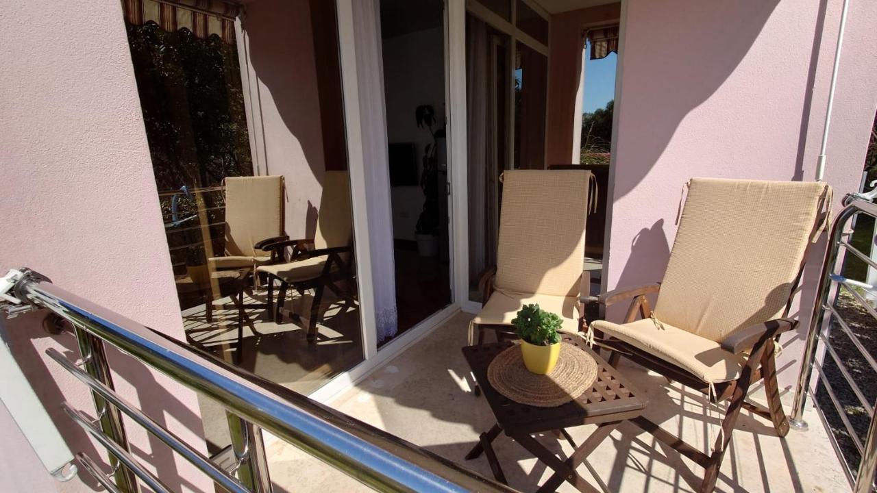 Apartments Lola Rovinj Exterior photo