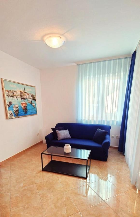 Apartments Lola Rovinj Exterior photo