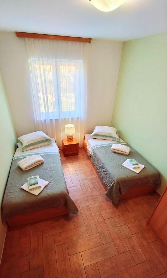 Apartments Lola Rovinj Exterior photo