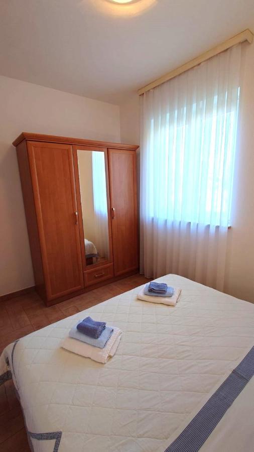 Apartments Lola Rovinj Exterior photo