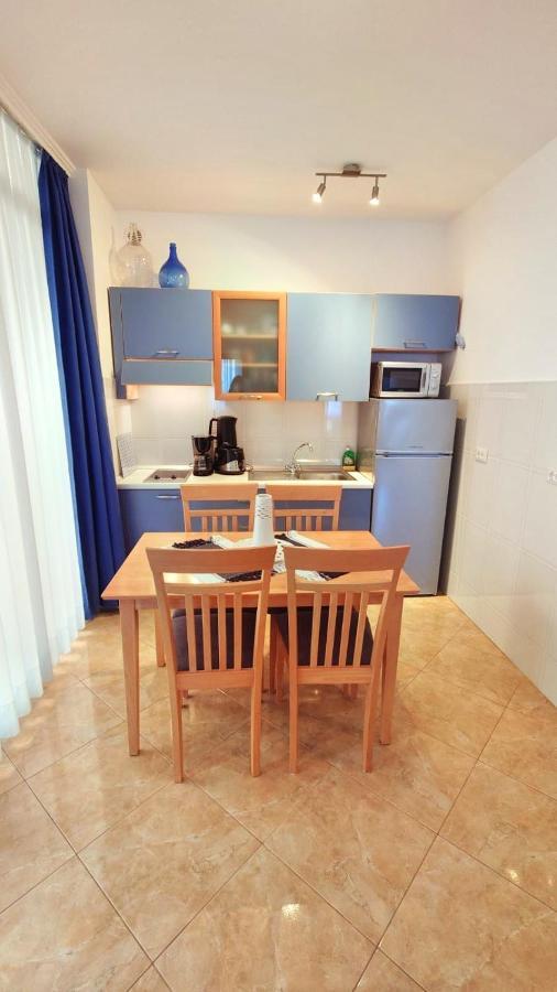 Apartments Lola Rovinj Exterior photo