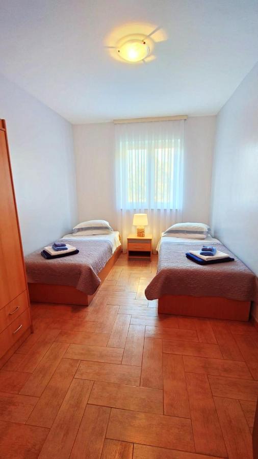 Apartments Lola Rovinj Exterior photo