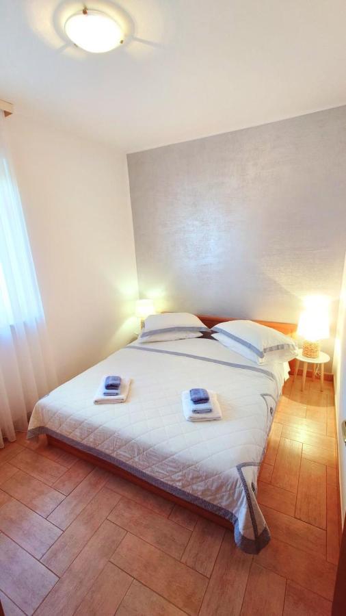 Apartments Lola Rovinj Exterior photo