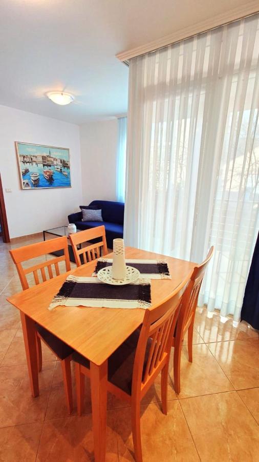 Apartments Lola Rovinj Exterior photo